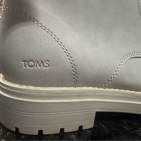 TOMS Women’s size 9.5 Alaya Round Toe Lace up boots with zipper side - Picture 2 of 11